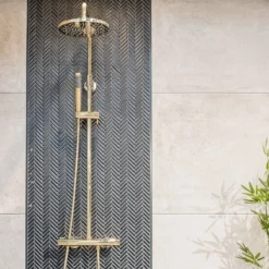 Front -Hjemmedekorasjon Salg 2024 p 102040383 slideshow 1