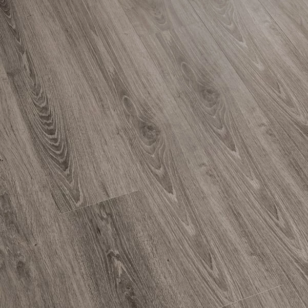 Swiss New York Oak 10mm Wide & Long Plank Laminatgulv 3 Swiss New York Oak 10mm Wide & Long Plank Laminatgulv