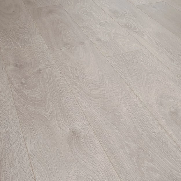 Swiss Interlaken Oak 10mm Wide & Long Plank Laminatgulv 3 Swiss Interlaken Oak 10mm Wide & Long Plank Laminatgulv
